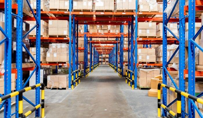 How to manage a Network of Warehouses
